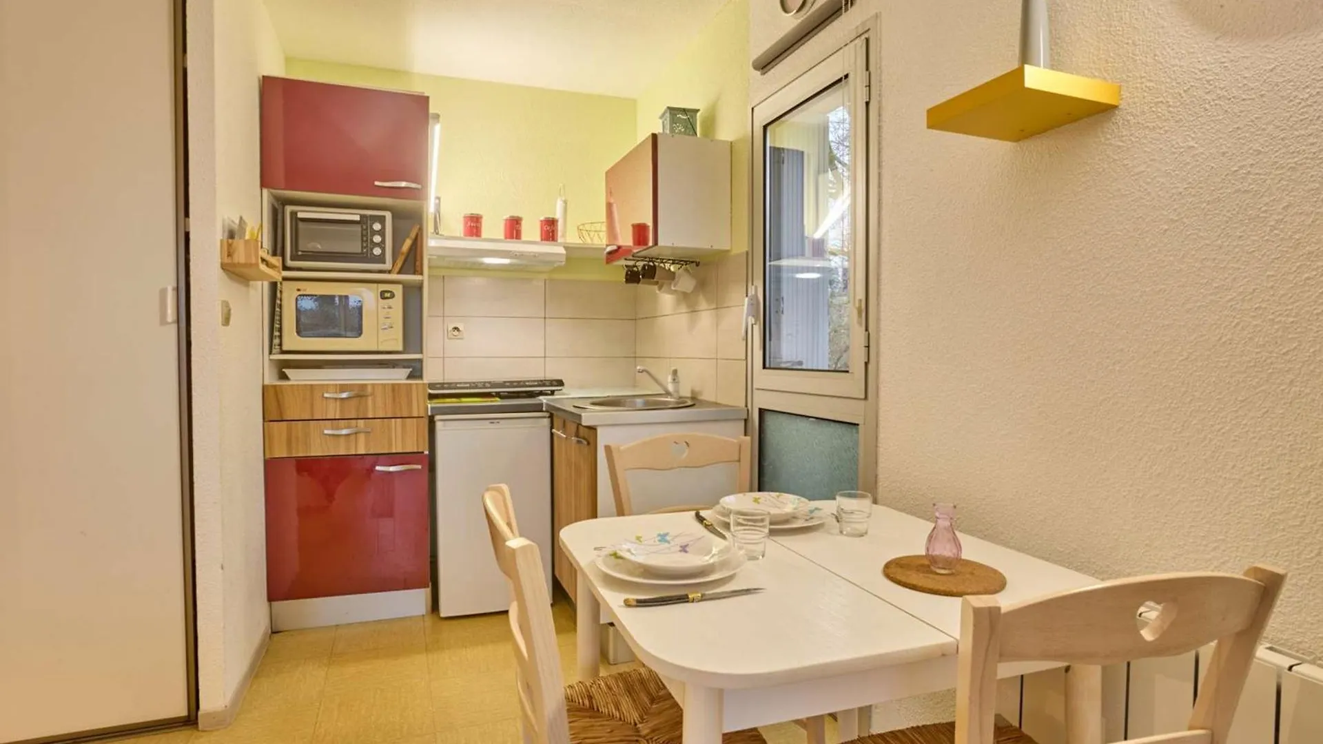 Апартаменты Appartement T1 Lumineux, Balcon Sud, Parking, Wifi - Fr-1-841-9 Барботан-ле-Терм Франция